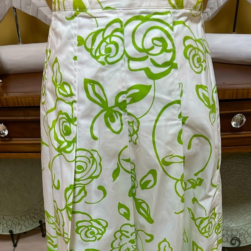 Women’s Vibrant Floral Green &  White 100% Cotton A line Midi Skirt Sz 11 USA - Picture 3 of 7